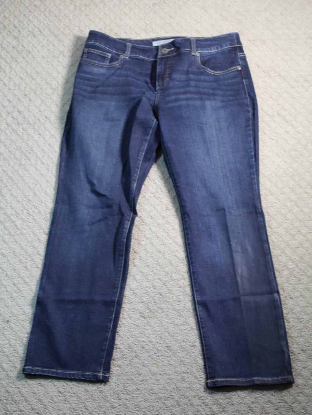 Chico's Platinum Denim Size 1.5 / 10 Mid Rise Straight Leg Blue Jeans